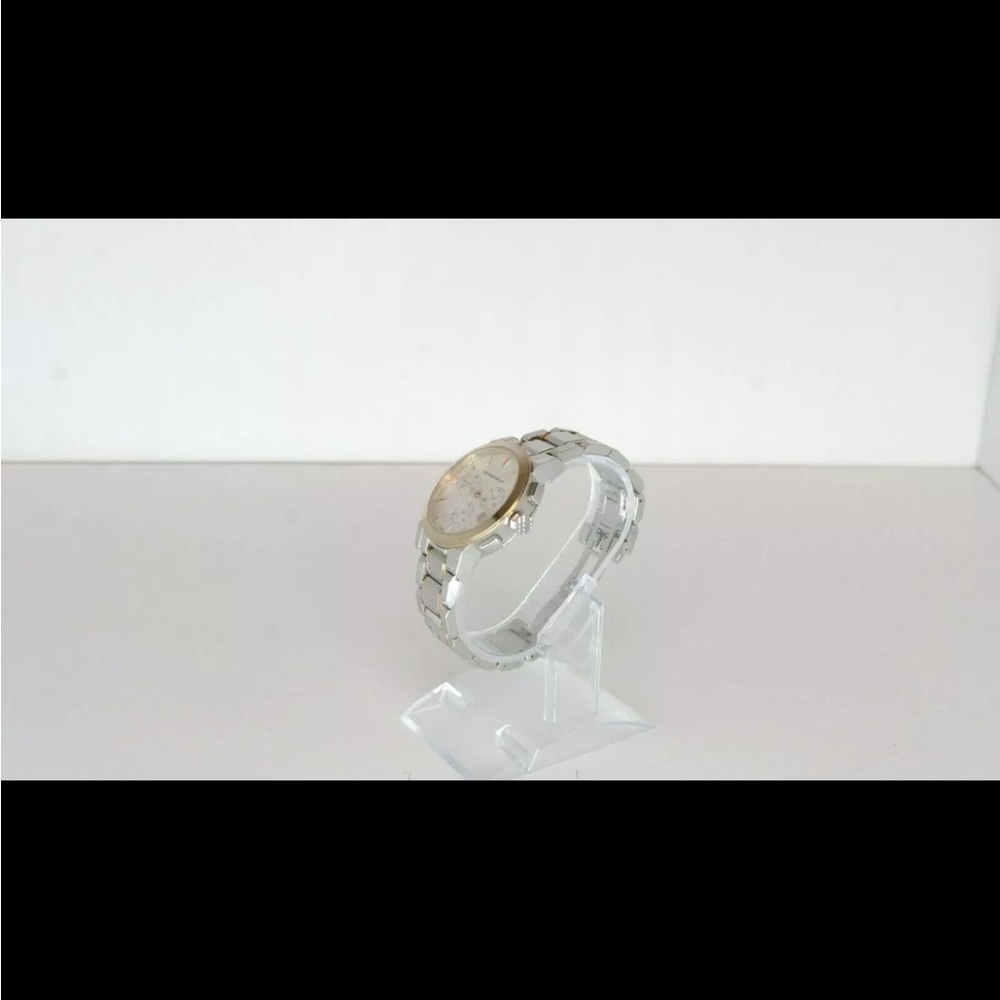 Burberry bu1374 Watch #129 new battery - Picture 2 of 8